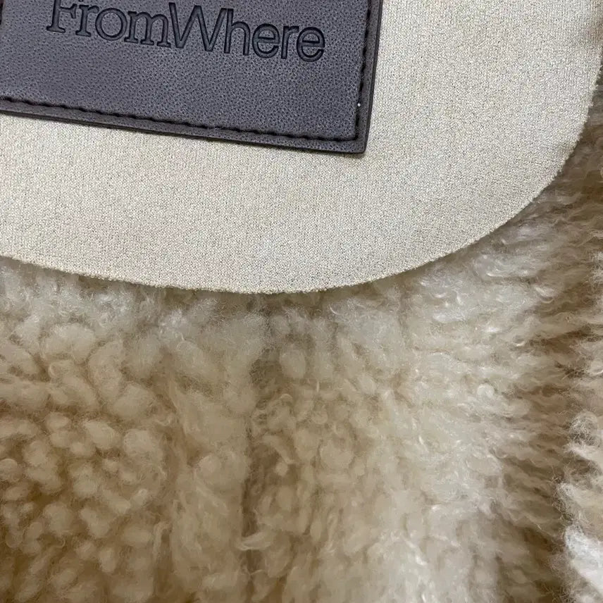 [BUNJANG] FromWhere Oversized Shearling Coat Beige / FromWhere 무스탕코트 / 오버사이즈 코트 베이지