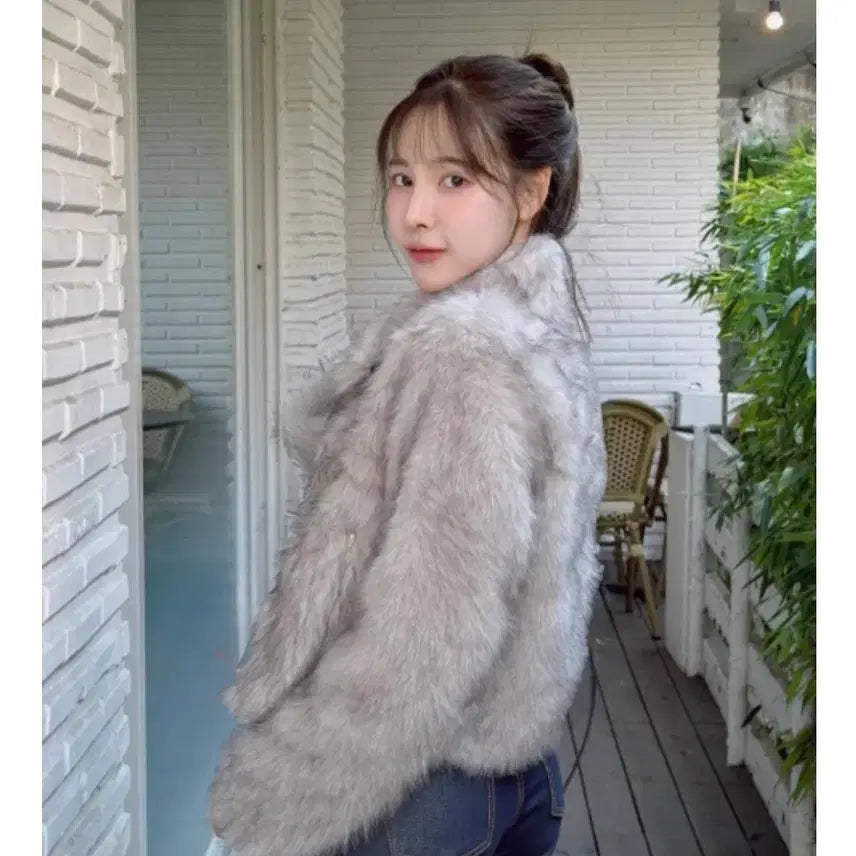 [BUNJANG] Bitter Cells Awii Cropped Faux Fur Jacket Grey / 비터셀즈 아위 크롭 퍼자켓 그레이