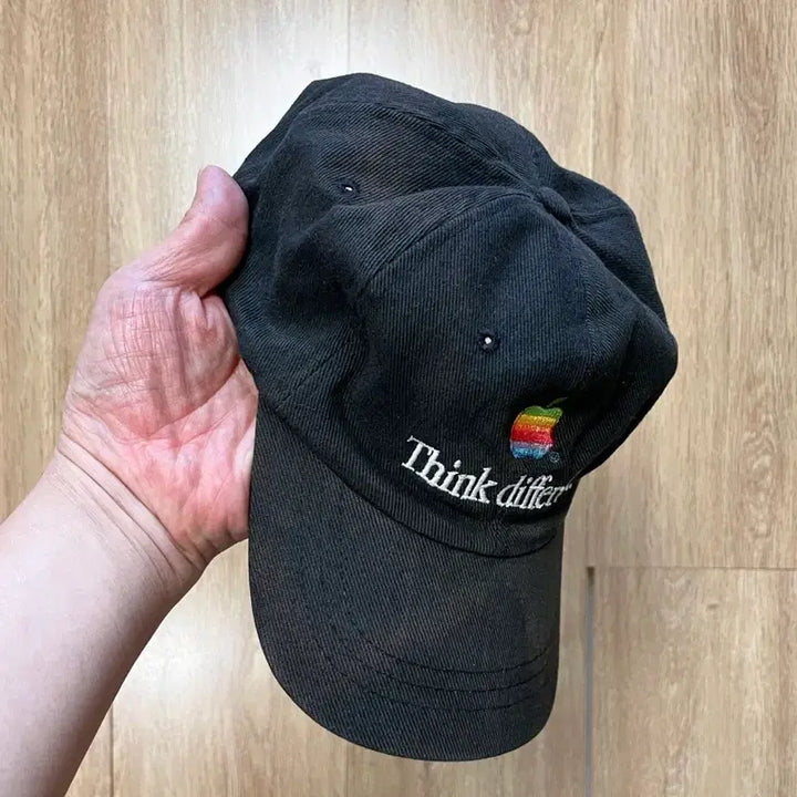 [SOLD OUT] 국내 유일 90s USA Apple 애플 레인보우 빈티지 볼캡 모자