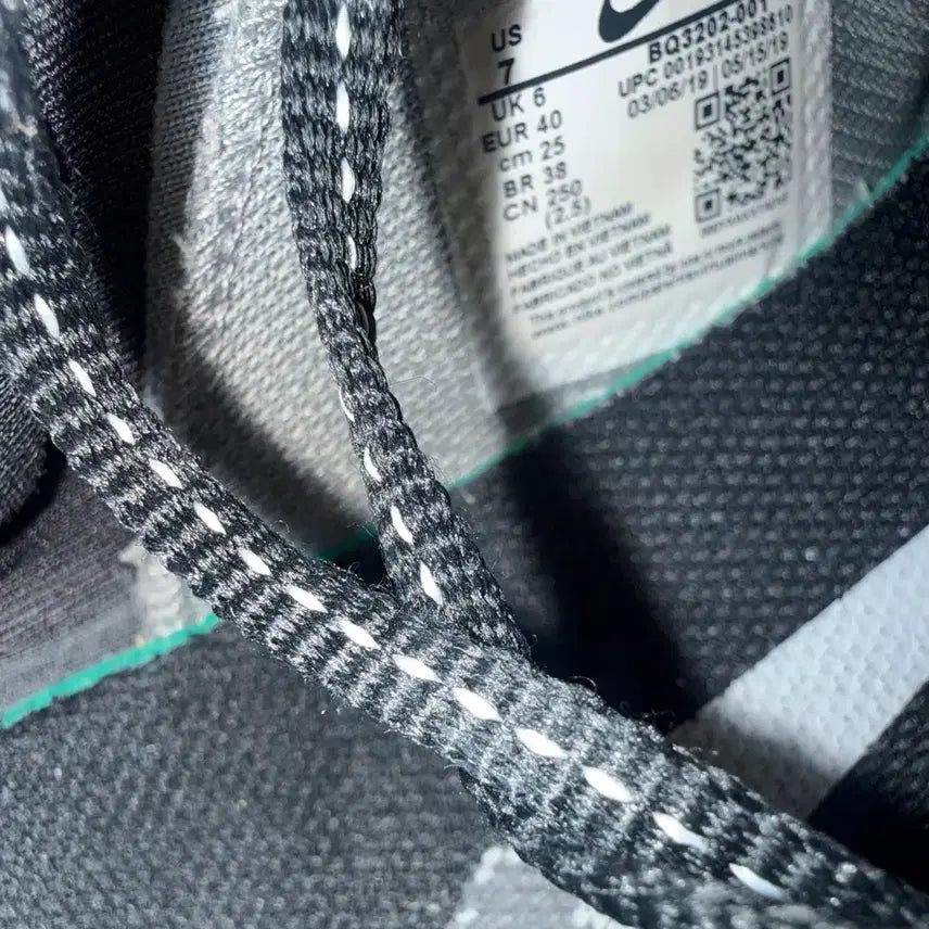 [BUNJANG] Nike Air Zoom Gravity Running Shoes / (250)나이키 운동화 에어 줌 그래비티 런닝화