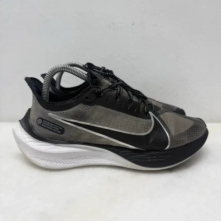 [BUNJANG] Nike Air Zoom Gravity Running Shoes / (250)나이키 운동화 에어 줌 그래비티 런닝화