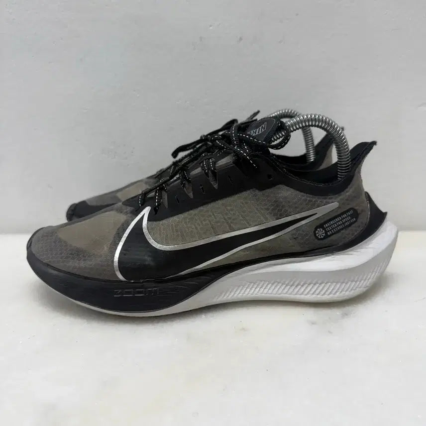 [BUNJANG] Nike Air Zoom Gravity Running Shoes / (250)나이키 운동화 에어 줌 그래비티 런닝화