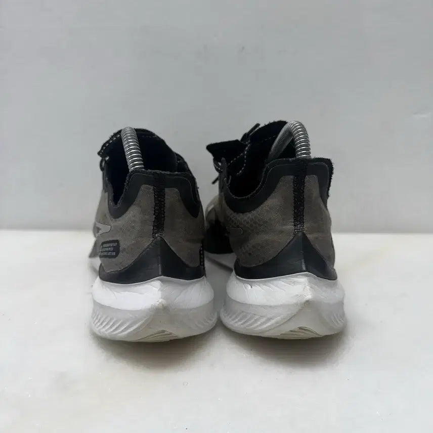 [BUNJANG] Nike Air Zoom Gravity Running Shoes / (250)나이키 운동화 에어 줌 그래비티 런닝화