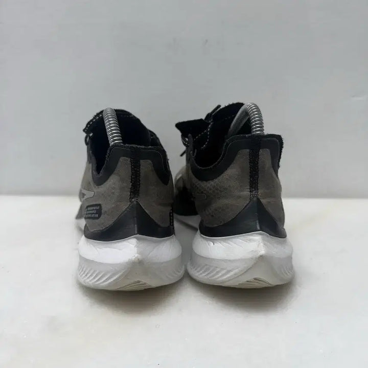 [BUNJANG] Nike Air Zoom Gravity Running Shoes / (250)나이키 운동화 에어 줌 그래비티 런닝화