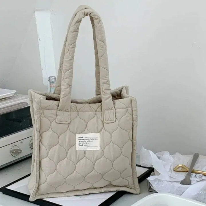 [BUNJANG] Embossed Quilted Tote Bag / 새상품) 폭신폭신 엠보싱 누빔가방