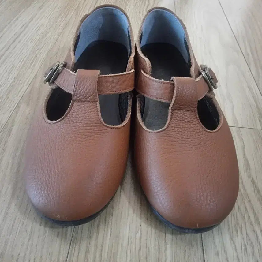 [BUNJANG] Masse Masse T-Strap Leather Flat Shoes / 마스에마스 T스트랩 가죽 플랫 슈즈