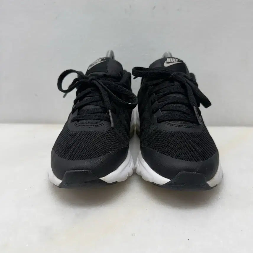 [BUNJANG] Nike Air Max Invigor Running Shoes / (235)나이키 운동화 에어맥스.인비고 러닝화