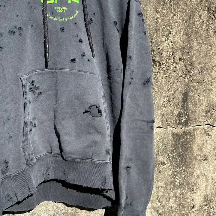[SOLD OUT] 20ss 오프화이트 디스트레스드 후드티 M