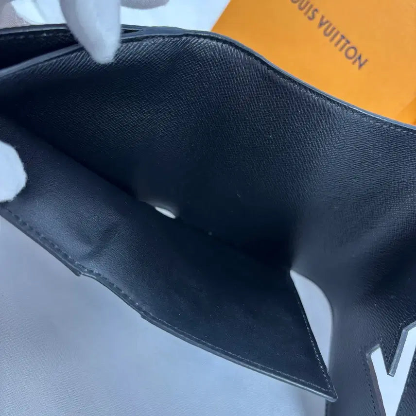 [BUNJANG] Louis Vuitton Twist Epi Wallet M63322 / (새상품급,감정서)루이비통 트위스트 에피 반지갑 월릿 M63322