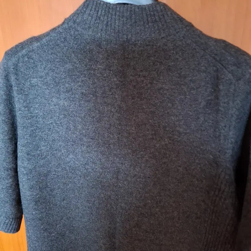 [BUNJANG] Crocodile Cashmere T-shirt (95) / 캐시미어티 반팔 95