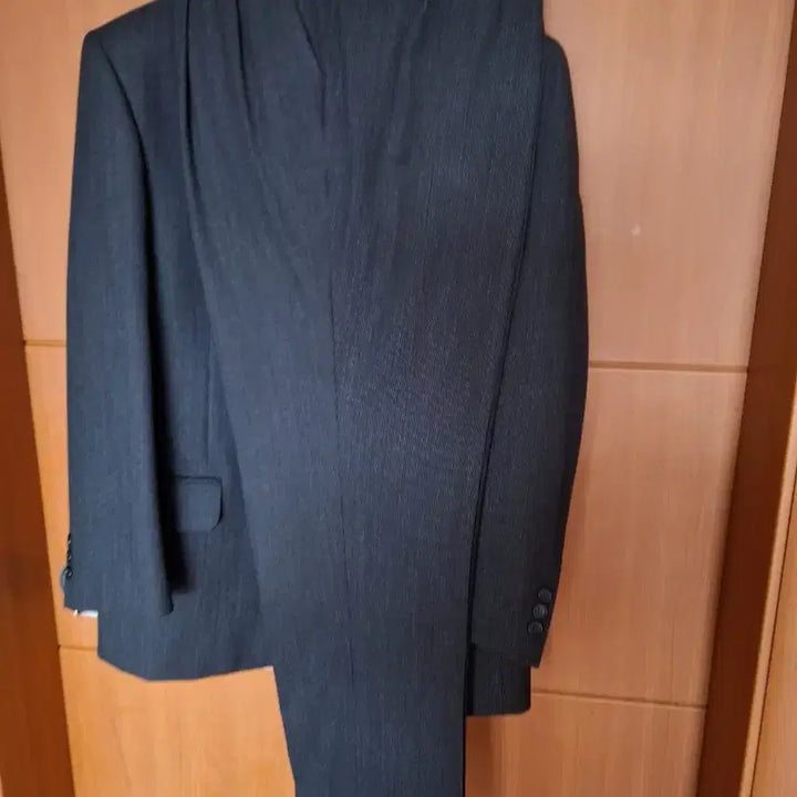 [BUNJANG] Rogatis Striped Suit Jacket Black / 스트라이프 정장 자켓 블랙