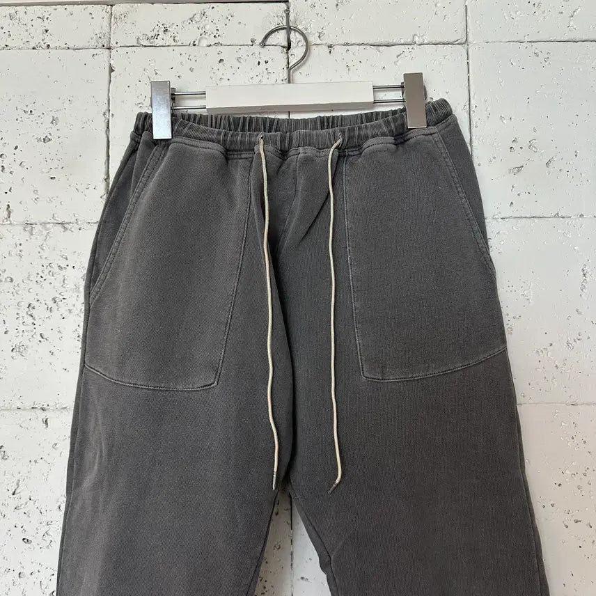 [BUNJANG] Oversized Distressed Jogger Pants / S 오버 쇼트 데미지드 조거팬츠