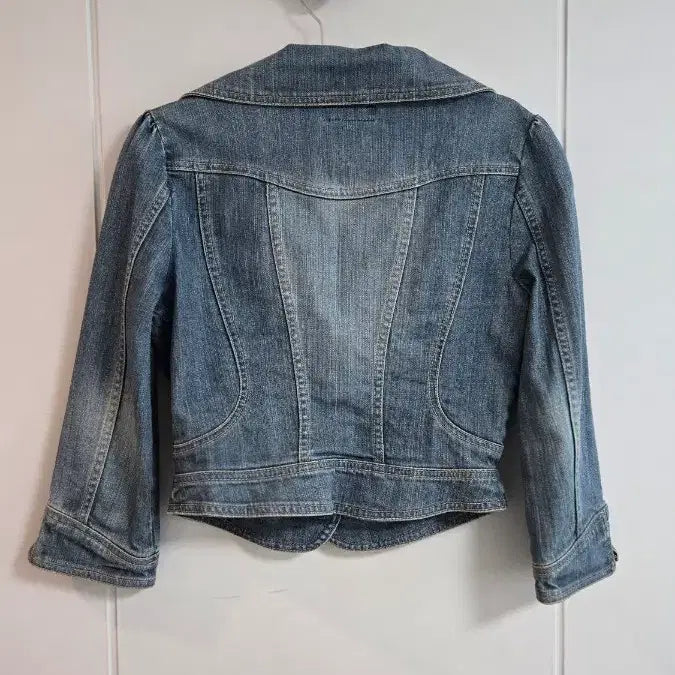 [BUNJANG] Viat Denim Jacket with Brooch / 비아트 데님 자켓 청자켓 브로치