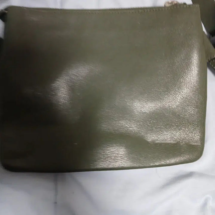 [BUNJANG] Mandarinaduck Genuine Leather Crossbody Bag / 만다리나덕 정품 가죽 크로스백