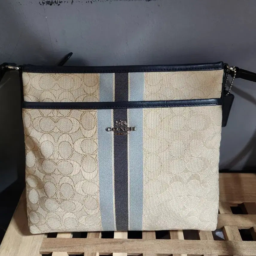 [BUNJANG] Coach Signature Stripe Crossbody Bag / 코치 시그니처 스트라이프 크로스백