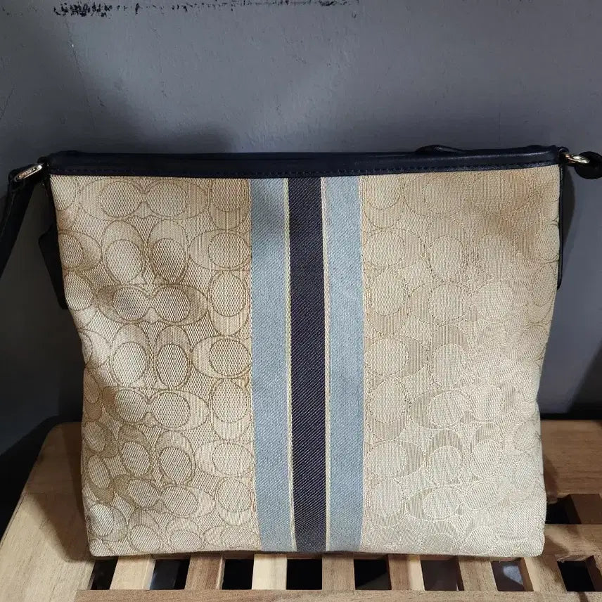 [BUNJANG] Coach Signature Stripe Crossbody Bag / 코치 시그니처 스트라이프 크로스백