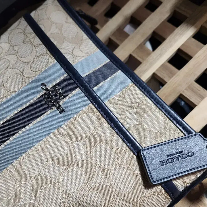 [BUNJANG] Coach Signature Stripe Crossbody Bag / 코치 시그니처 스트라이프 크로스백
