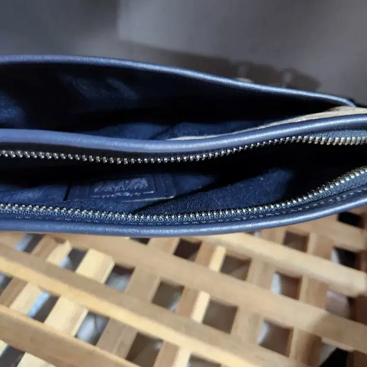 [BUNJANG] Coach Signature Stripe Crossbody Bag / 코치 시그니처 스트라이프 크로스백