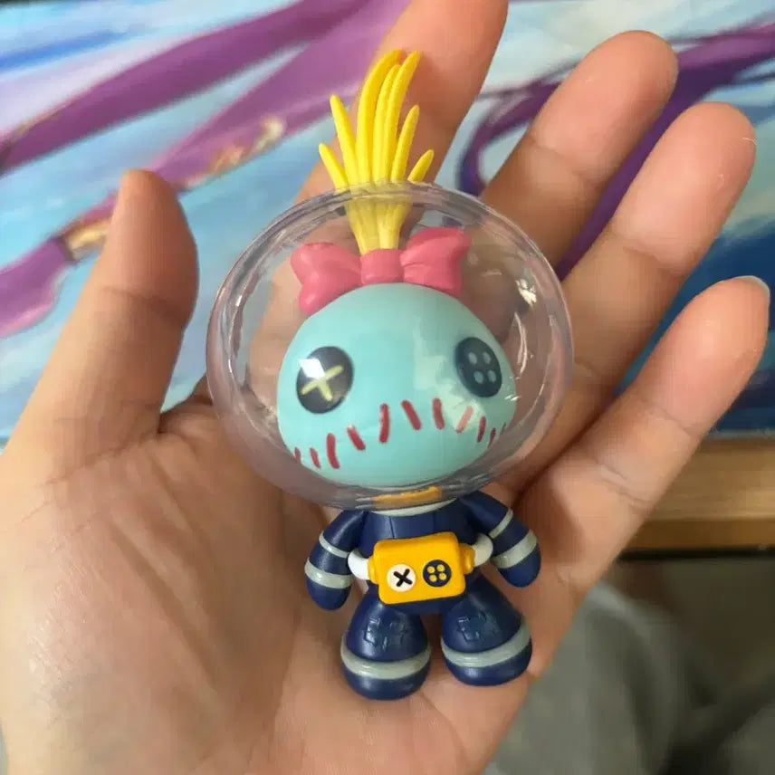 [BUNJANG] Lilo &amp; Stitch Scrump Figure / [릴로 앤 스티치] Worlds beyond 스크럼프 피규어