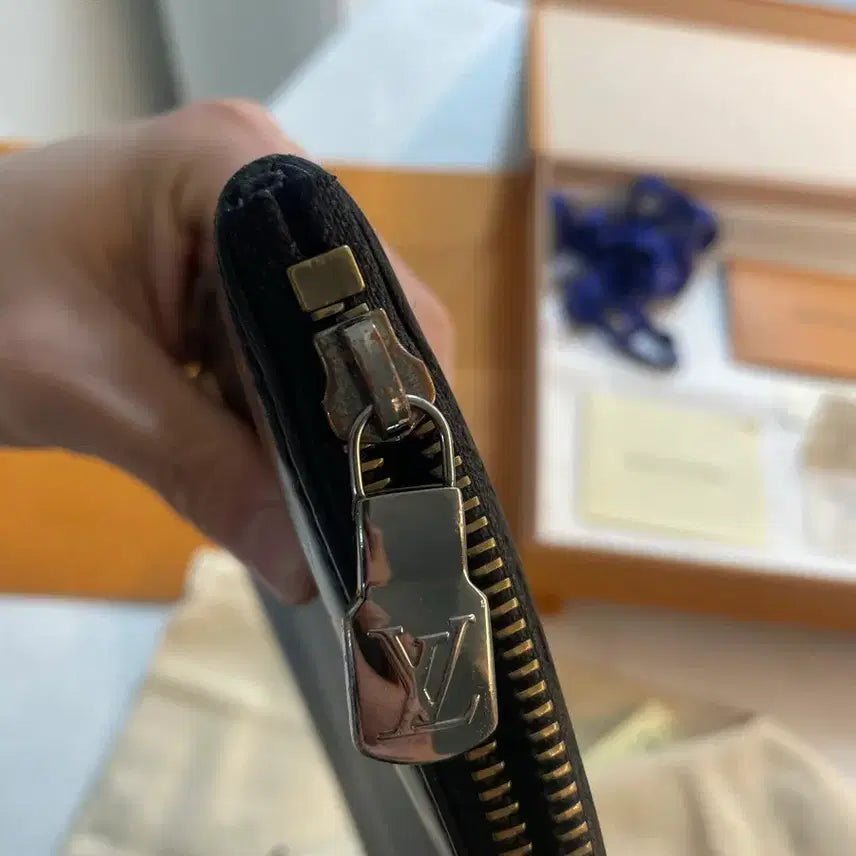 [SOLD OUT] 루이비통 이클립스 클러치백 블랙 풀구성