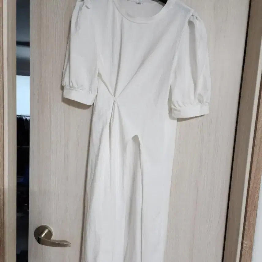 [BUNJANG] White Puff Sleeve Side Slit Long Dress / 화이트 퍼프소매 옆트임 롱 원피스