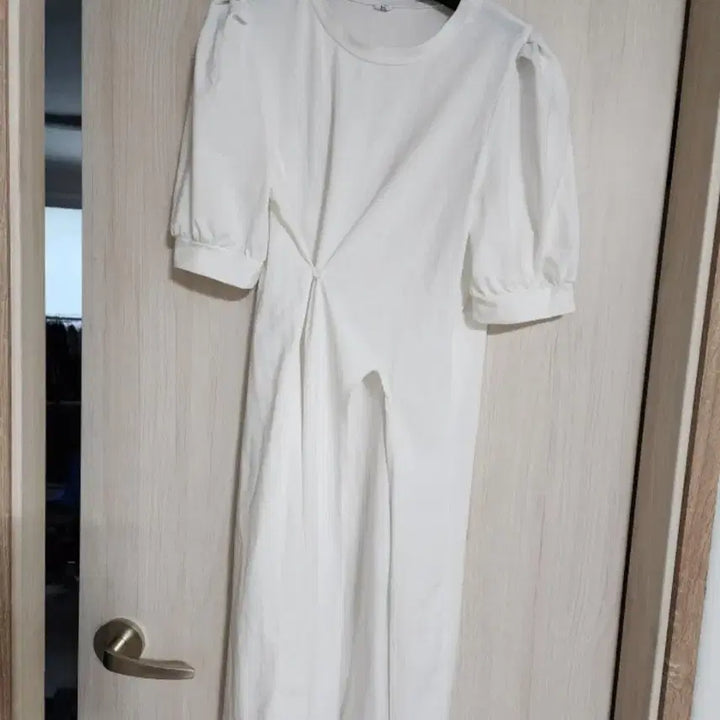 [BUNJANG] White Puff Sleeve Side Slit Long Dress / 화이트 퍼프소매 옆트임 롱 원피스