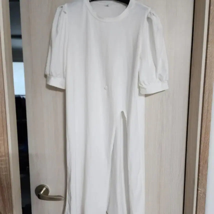 [BUNJANG] White Puff Sleeve Side Slit Long Dress / 화이트 퍼프소매 옆트임 롱 원피스