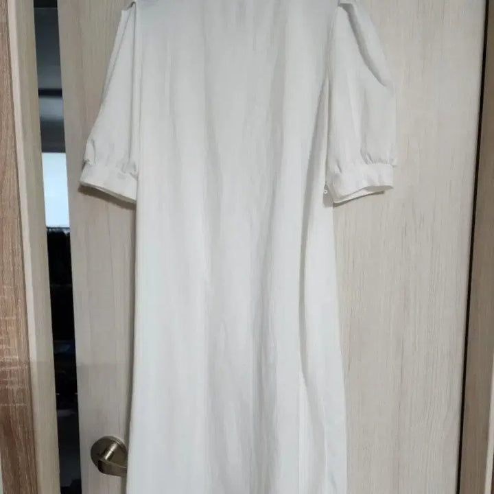 [BUNJANG] White Puff Sleeve Side Slit Long Dress / 화이트 퍼프소매 옆트임 롱 원피스