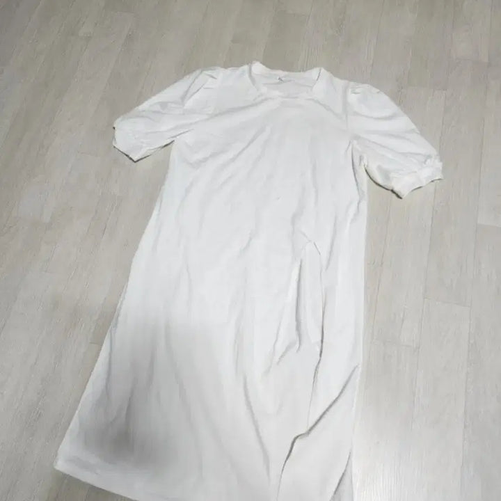 [BUNJANG] White Puff Sleeve Side Slit Long Dress / 화이트 퍼프소매 옆트임 롱 원피스