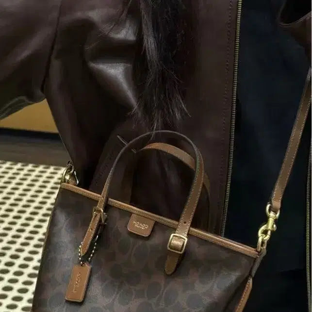 [BUNJANG] Coach Taxi Note 21 Small Tote Bag / 코치 택시 노트21 스몰 토트 장바구니 쇼퍼백