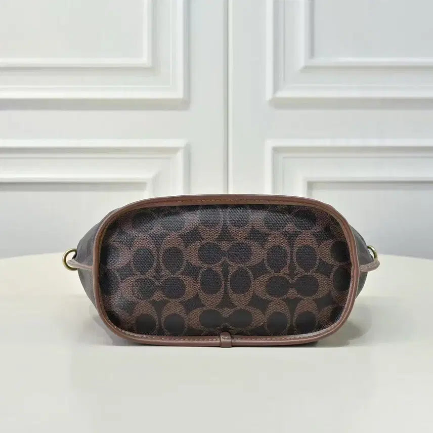 [BUNJANG] Coach Taxi Note 21 Small Tote Bag / 코치 택시 노트21 스몰 토트 장바구니 쇼퍼백