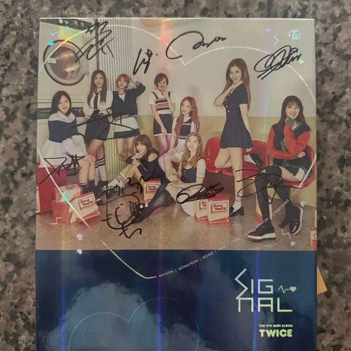 [BUNJANG] TWICE Signal Signed Album / 트와이스 twice Signal 시그널 친필 싸인 사인 앨범