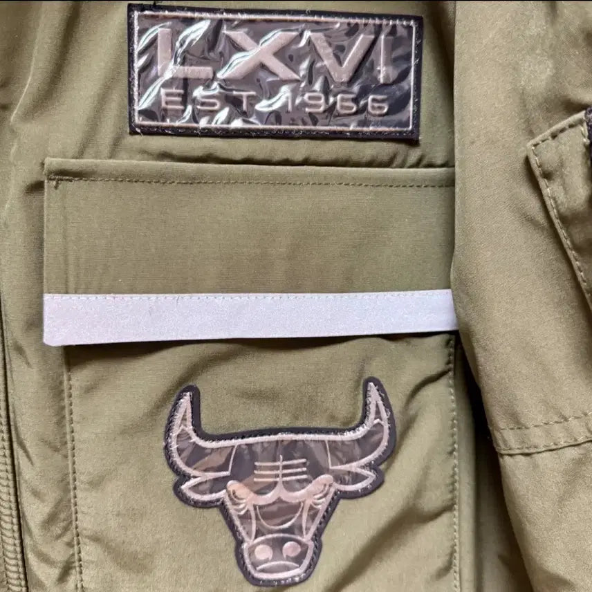 [BUNJANG] NBA Chicago Bulls Goose Down Jumper Khaki M / NBA 시카고불스 구스다운 점퍼 카키 M(새옷)