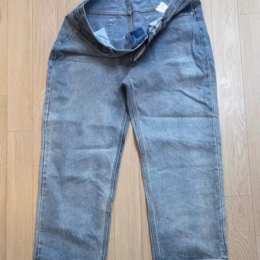 [SOLD OUT] 미사용 무신사 스트레이트 데님 팬츠 40사이즈 (줄자사진 참고하시길요)