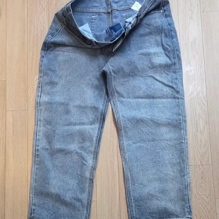[SOLD OUT] 미사용 무신사 스트레이트 데님 팬츠 40사이즈 (줄자사진 참고하시길요)