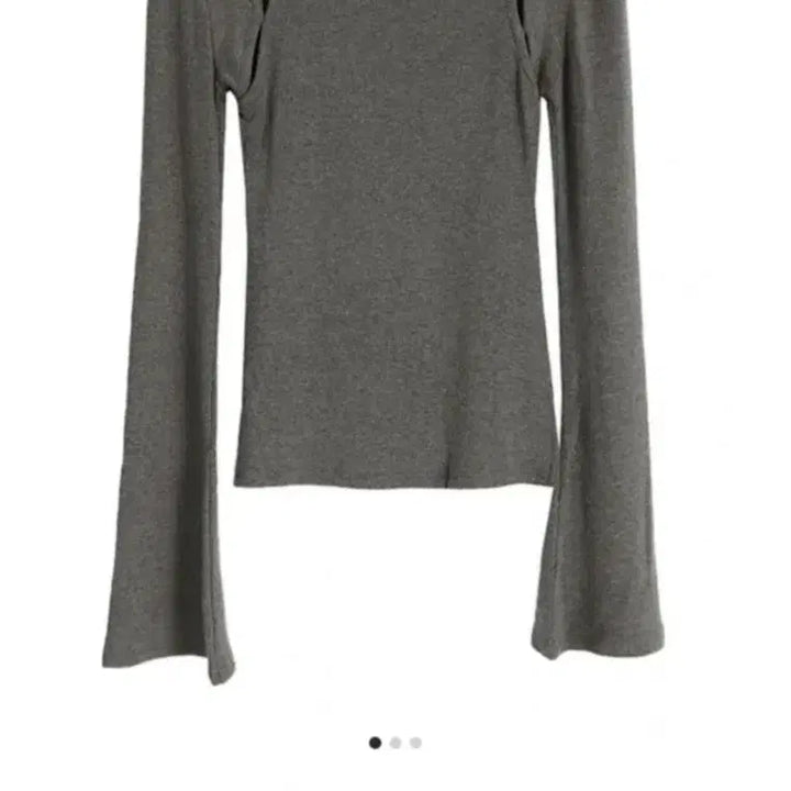[SOLD OUT] 숄더컷 아웃 슬릿 긴팔 티셔츠 시크윈