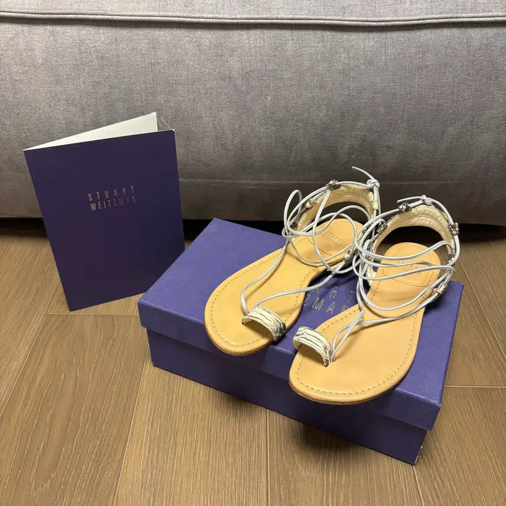 [BUNJANG] Stuart Weitzman Lace-Up Strap Flat Sandals (Giselle &amp; Karina Worn) / (지젤 번천 착용) 스튜어트 와이츠먼 레이스업 스트랩 플랫 샌들