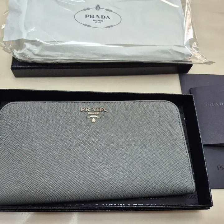 [SOLD OUT] 프라다 사피아노 장지갑