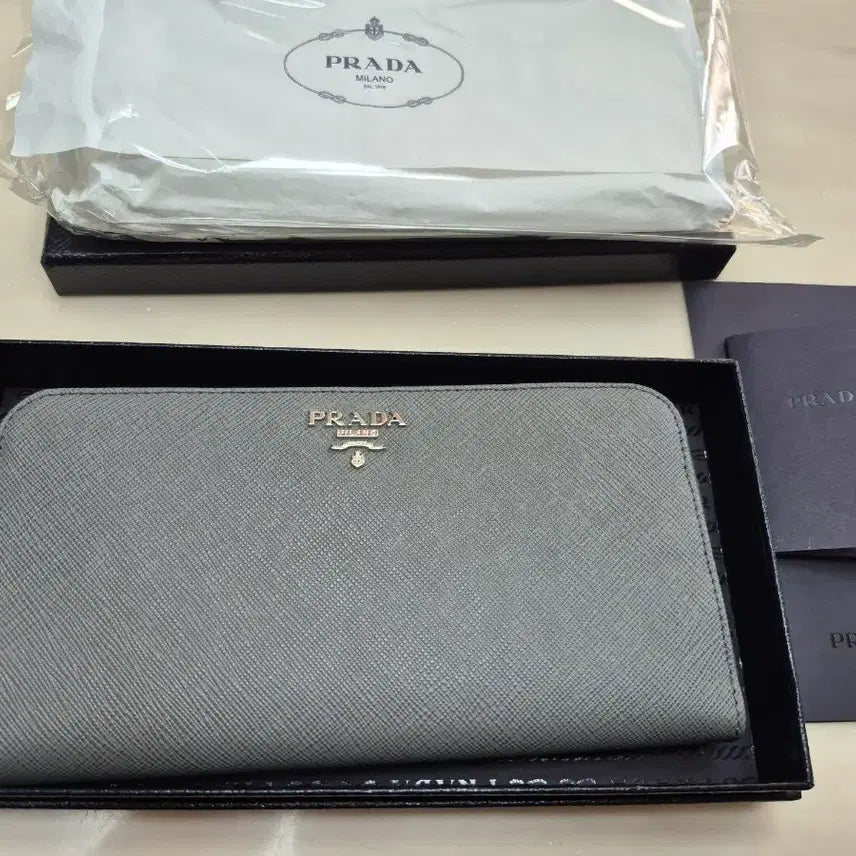 [SOLD OUT] 프라다 사피아노 장지갑