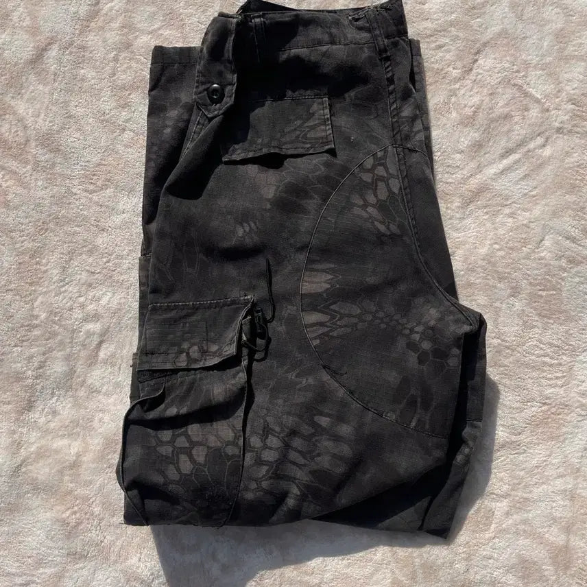 [BUNJANG] Black Tactical Camo Cargo Pants / 블랙 택티컬 카모 카고팬츠