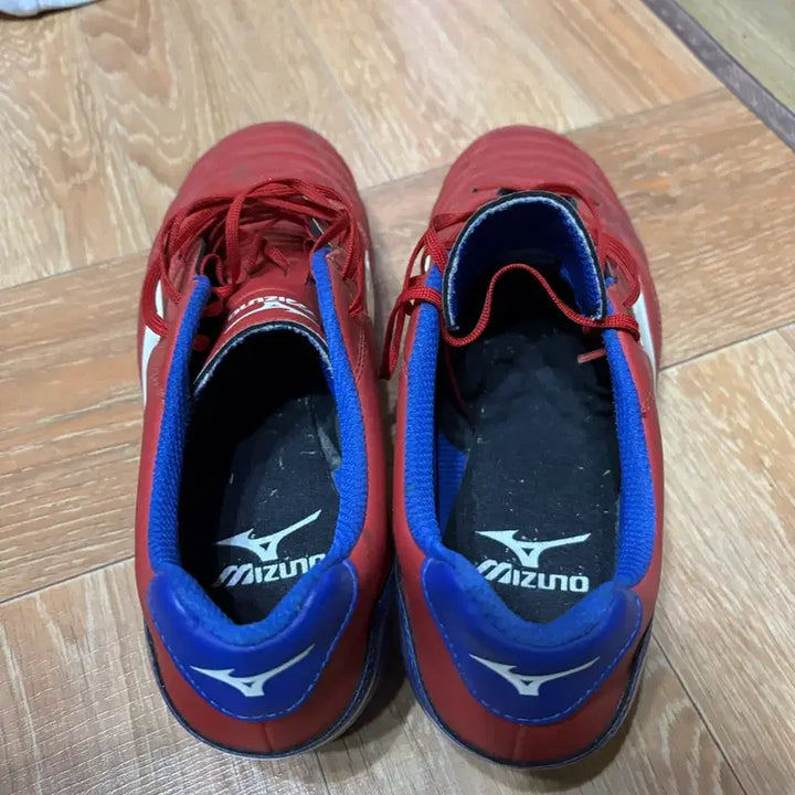 [SOLD OUT] 축구화 미즈노 네오 신 MD 265