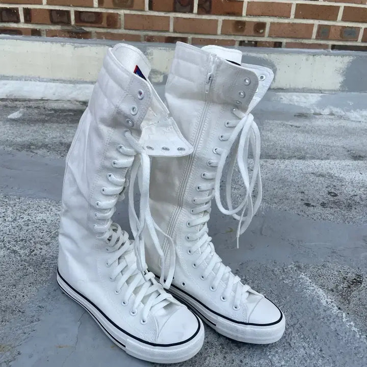 [SOLD OUT] 빈티지 화이트 롱 레이스업 스니커즈