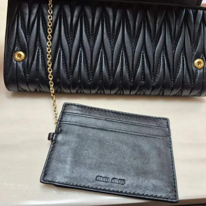 [BUNJANG] Miu Miu Matelassé Long Wallet / 미우미우 마테라쎄 장지갑