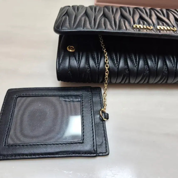 [BUNJANG] Miu Miu Matelassé Long Wallet / 미우미우 마테라쎄 장지갑