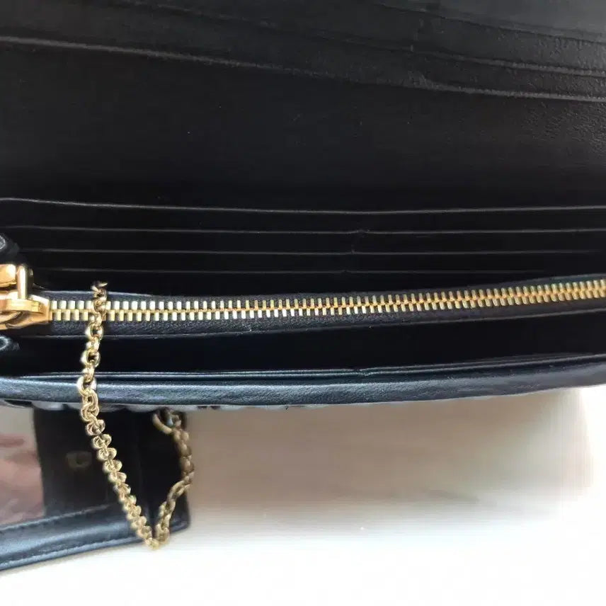 [BUNJANG] Miu Miu Matelassé Long Wallet / 미우미우 마테라쎄 장지갑