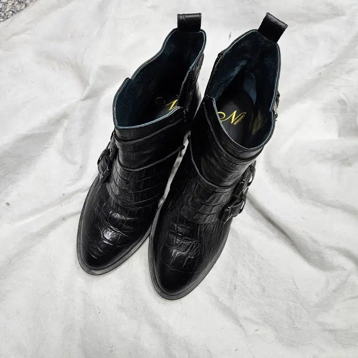 [BUNJANG] Namu Hana Crocodile Embossed Ankle Boots / 나무하나 앵클부츠 245