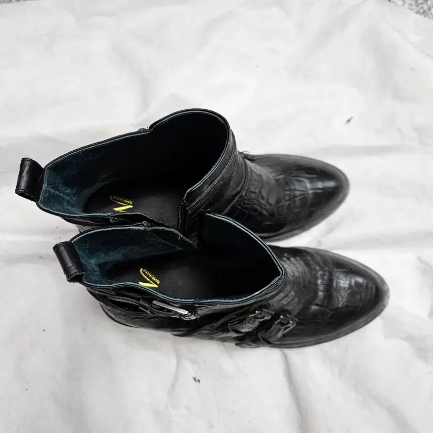 [BUNJANG] Namu Hana Crocodile Embossed Ankle Boots / 나무하나 앵클부츠 245