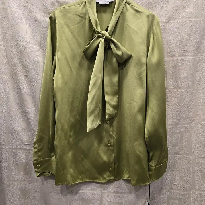 [BUNJANG] Gucci Uniform Ribbon Blouse Olive Green Silk / 새상품) 구찌 GUCCI 유니폼 리본 블라우스 올리브 그린 실크 36(S