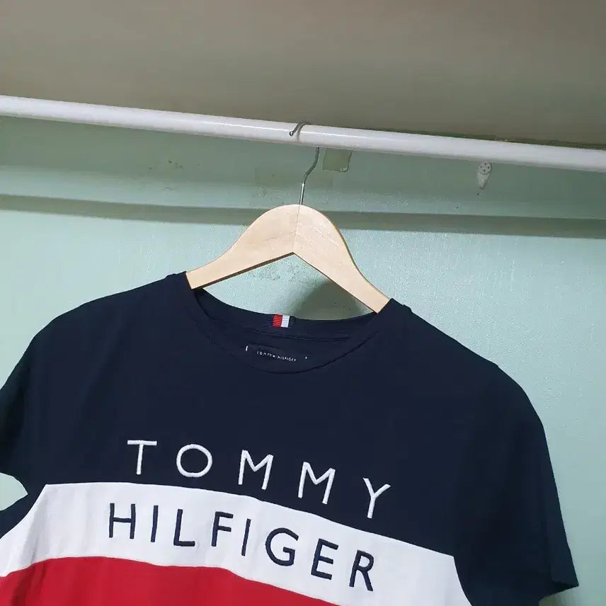 [BUNJANG] Tommy Hilfiger Short Sleeve T-shirt (S) / 타미힐피거 반팔 티셔츠 85