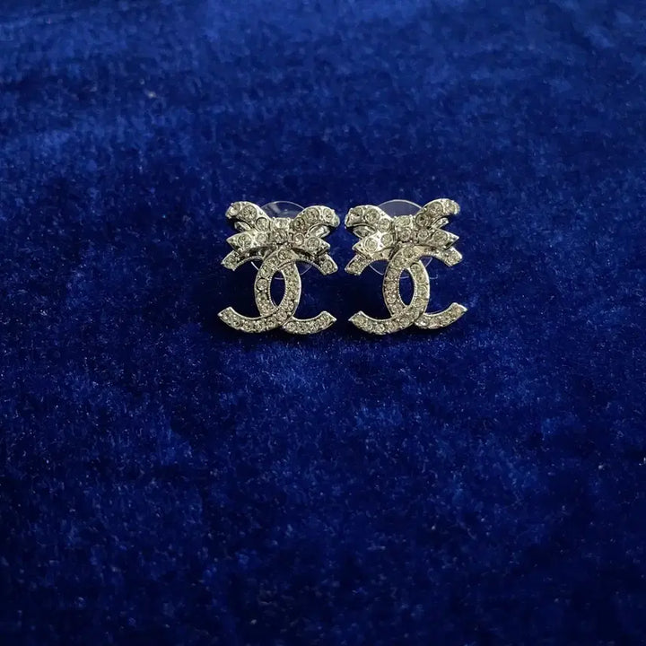 [BUNJANG] Chanel Ribbon Logo Earrings / 샤넬 리본  로고 귀걸이